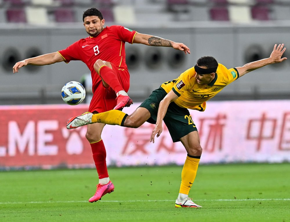 姑苏金雕队对阵岭东雷霆队,棒球淘汰赛读秒绝平,门将神扑救主——高压逼抢成功的简单介绍-九游会娱乐