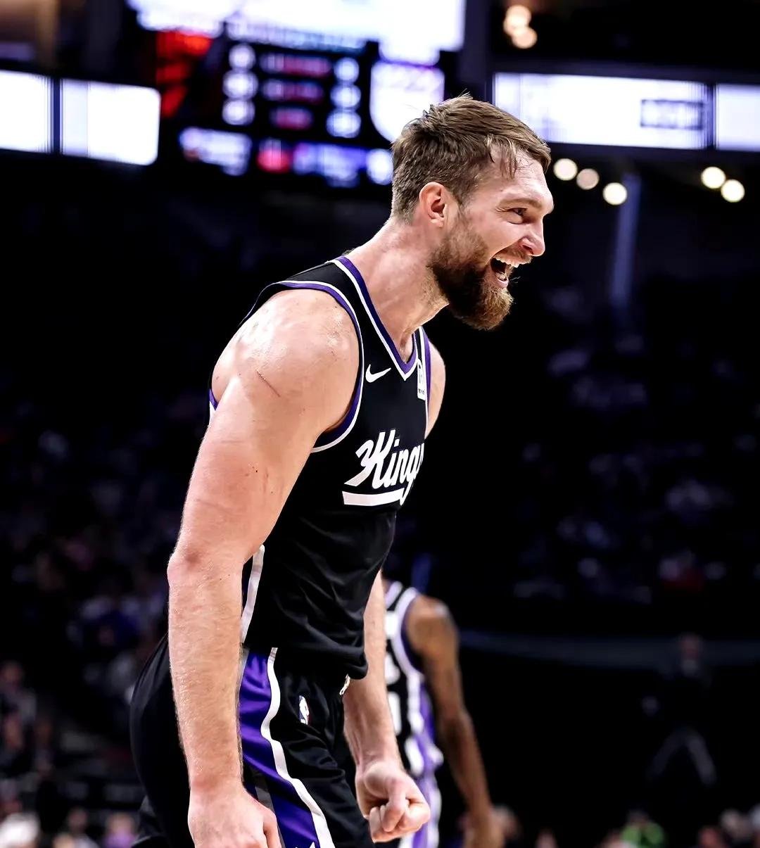 冲刺阶段犹他爵士强势反弹:NBA常规赛节点到来,悬念犹存,年轻球员得到机会的简单介绍-九游会娱乐